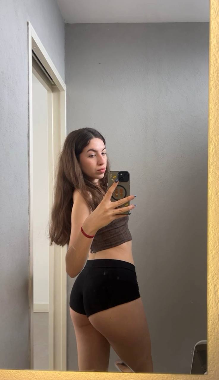 Amber in her underwear in Damascus