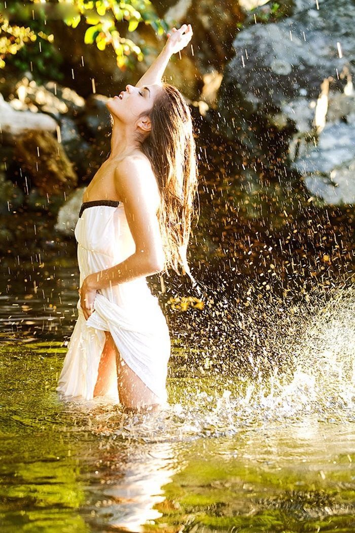 Marie Avgeropoulos in Damascus