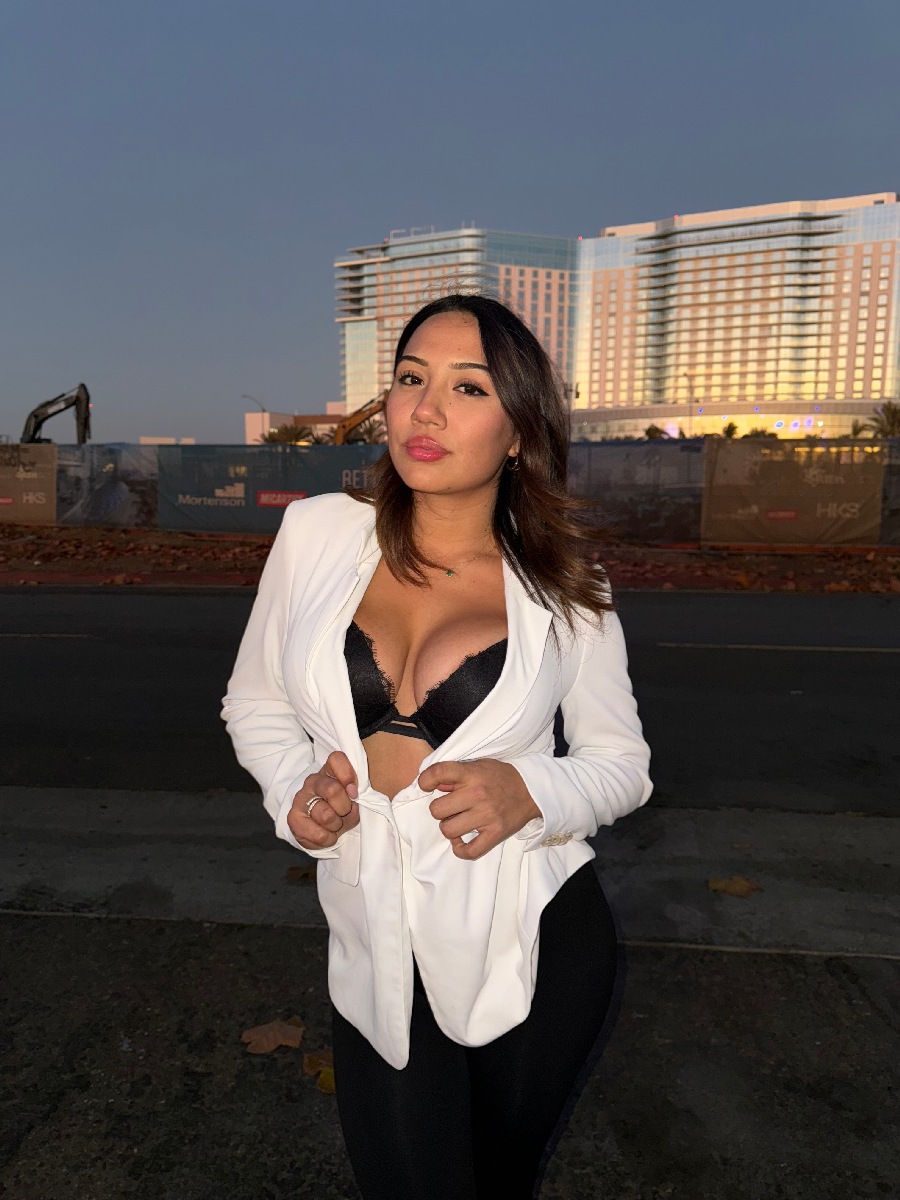 Take a pause and enjoy Ali Cruz — streaming from Damascus