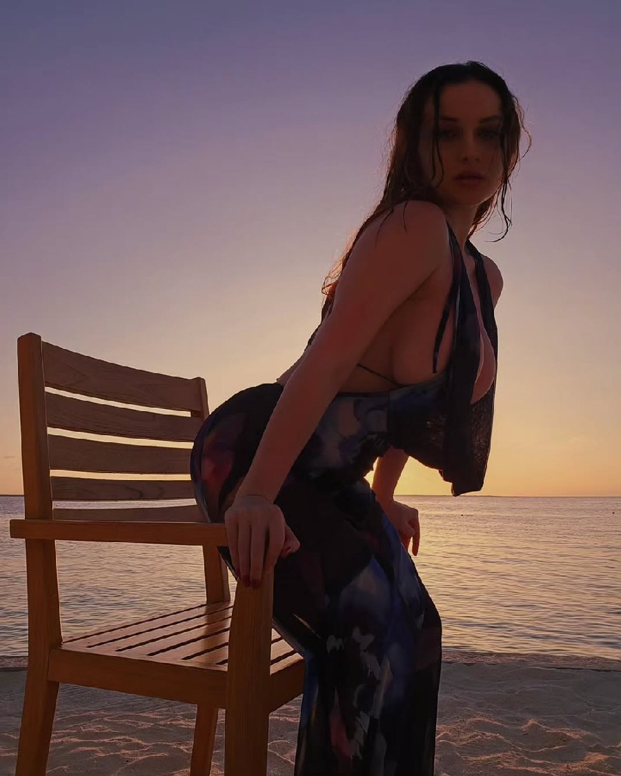 Sexy girl Miranda Faith nude in Damascus