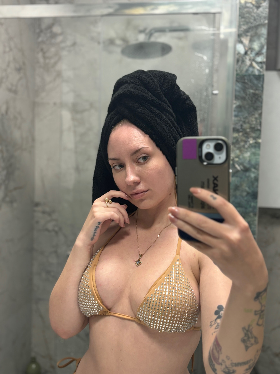 Nude girl KateV in Damascus