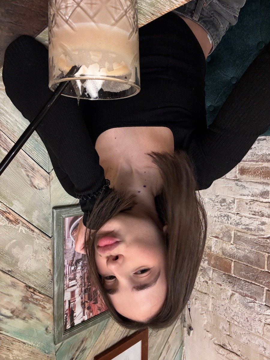 Fresh photos, fresh mood — Tina online in Damascus